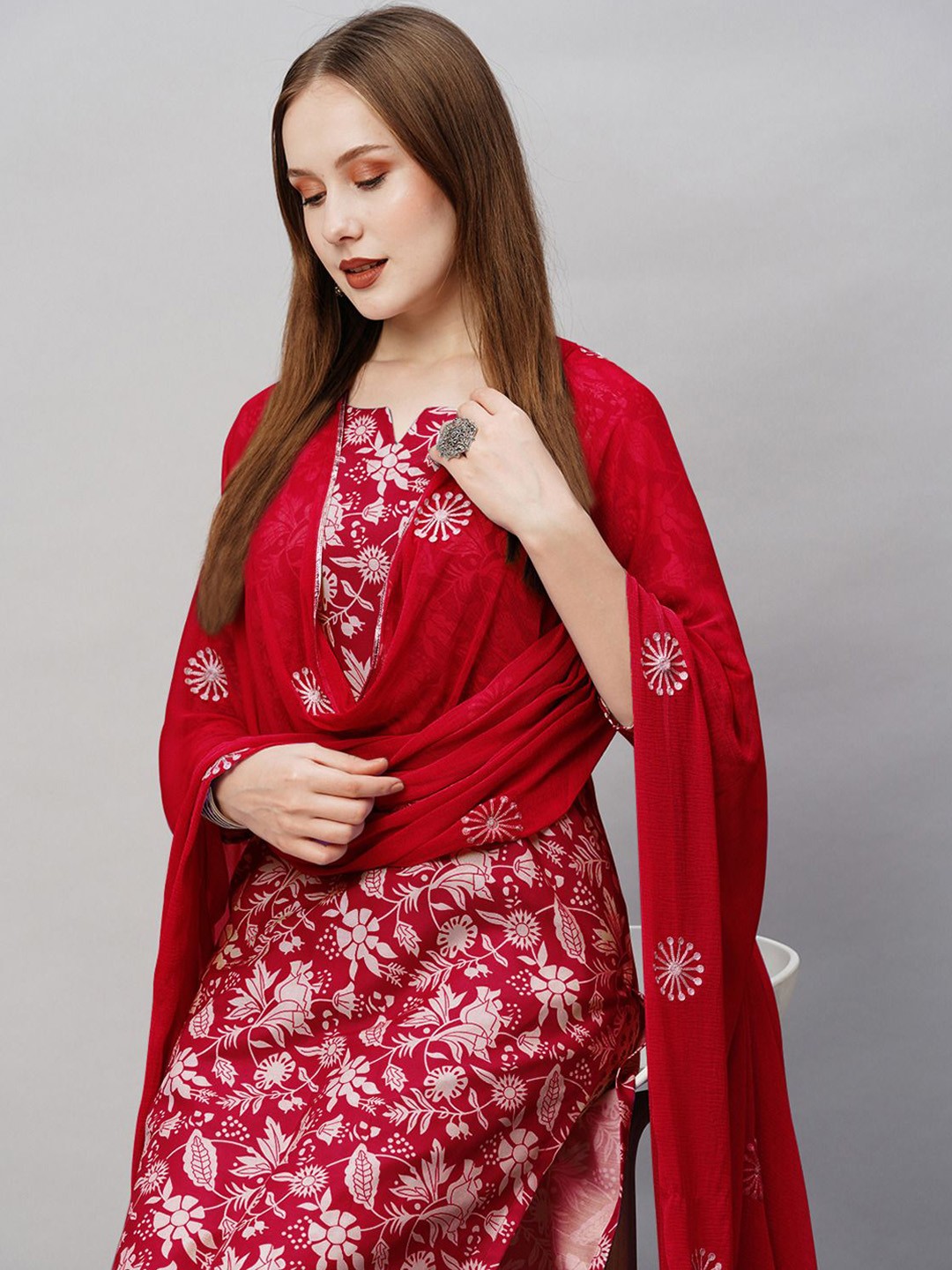 ba1652d3-3265-45ac-8448-04a1f22f76b31734168672731GoSriKiWomensRedRayonBlendFloralPrintedStraightKurtaSetWithD2.jpg