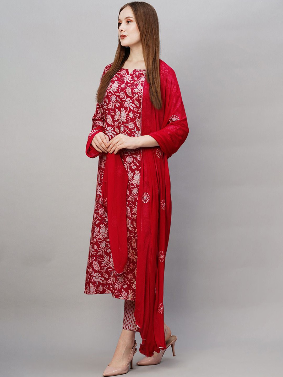 c76d1fe6-a5d6-4fcc-a678-3fae4c5d22461734168672689GoSriKiWomensRedRayonBlendFloralPrintedStraightKurtaSetWithD5.jpg